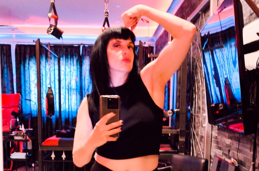 Studio Elegance Munich – Dominatrix on Tour